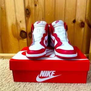 Nike dunk high championship red